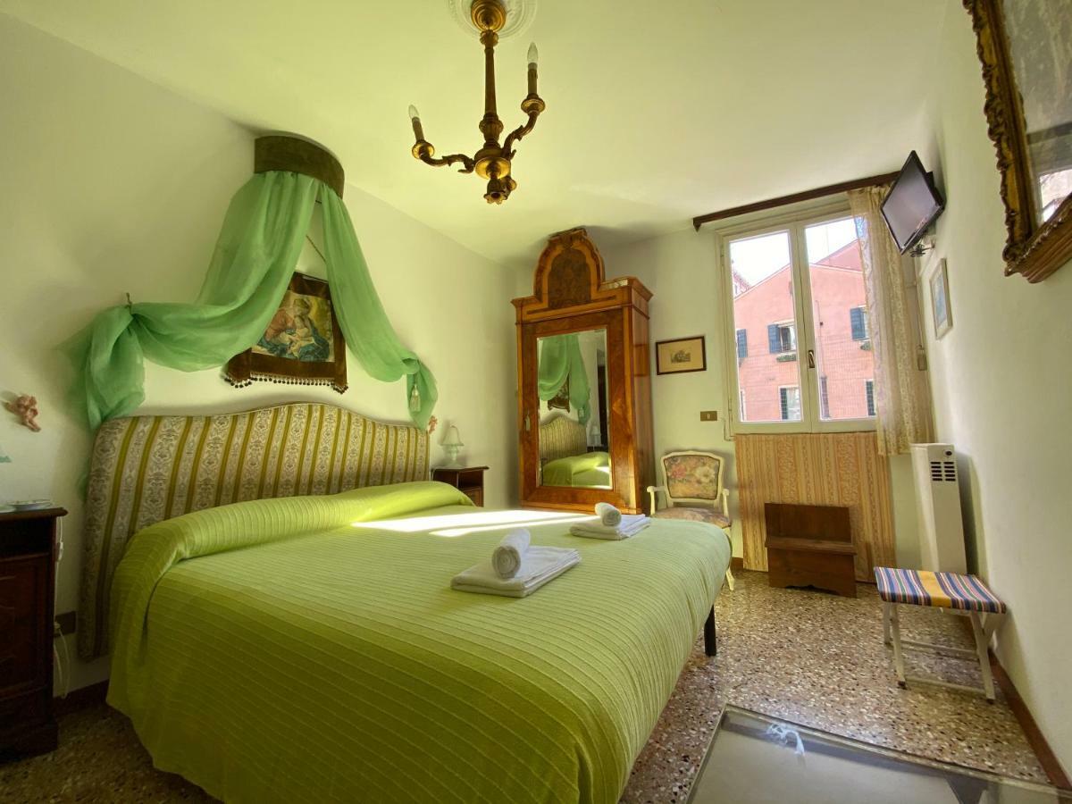 Ca' Orfeo Bed & Breakfast เวนิส ภายนอก รูปภาพ