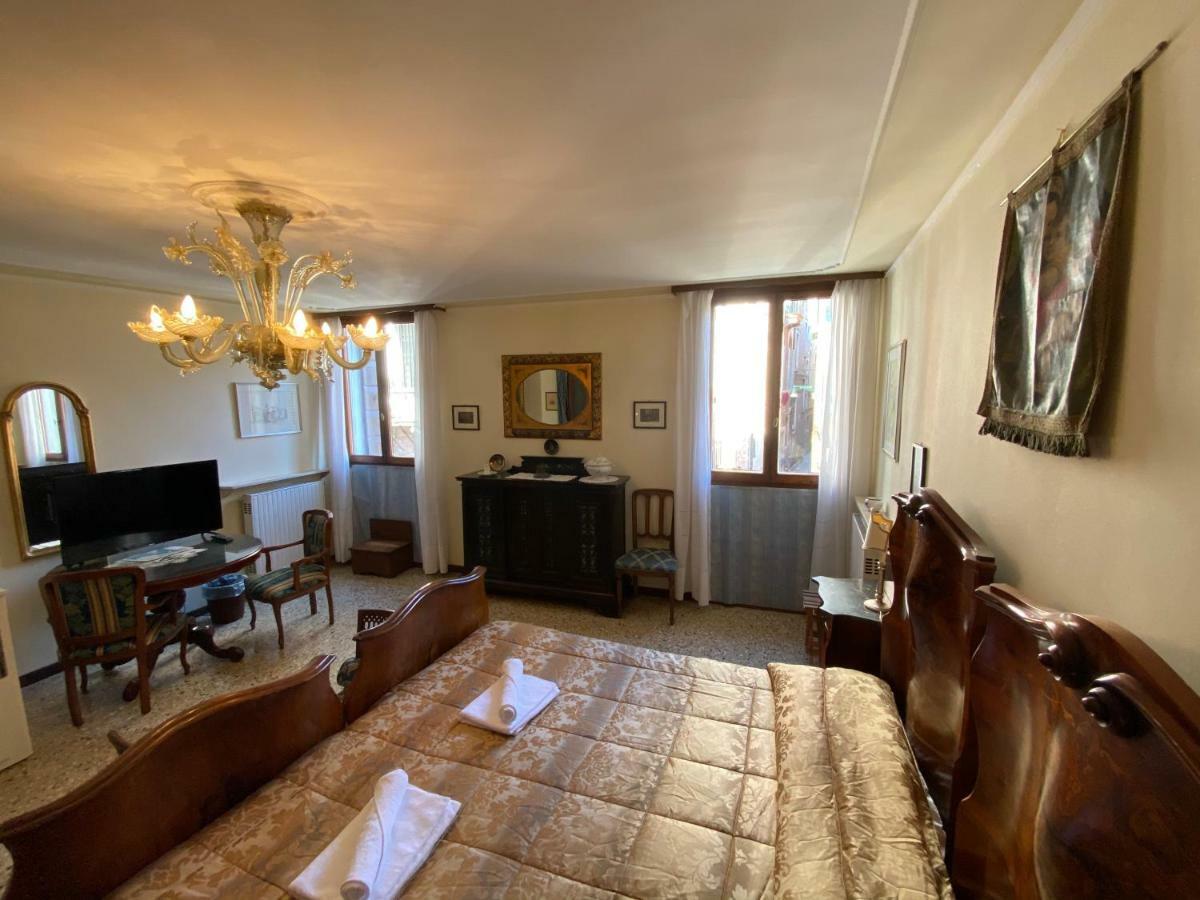 Ca' Orfeo Bed & Breakfast เวนิส ภายนอก รูปภาพ