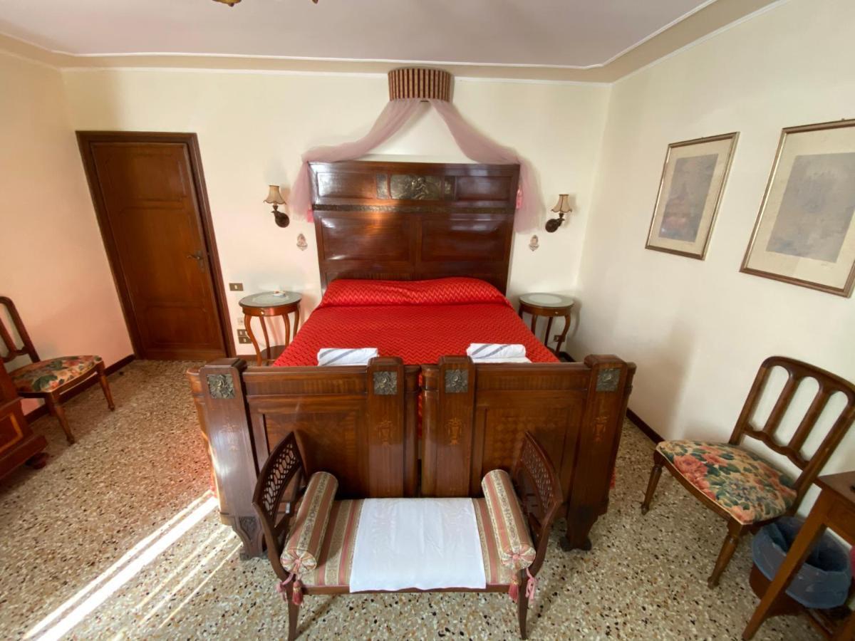 Ca' Orfeo Bed & Breakfast เวนิส ภายนอก รูปภาพ