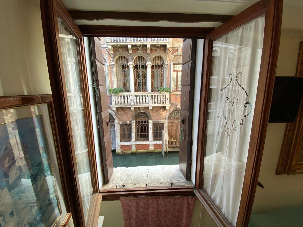 Ca' Orfeo Bed & Breakfast เวนิส ภายนอก รูปภาพ